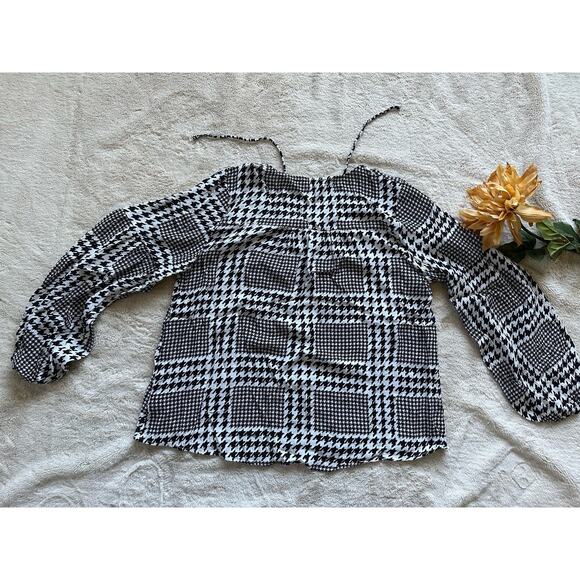 Olivia Grey Houndstooth Plaid Blouse Size L - Picture 2 of 7